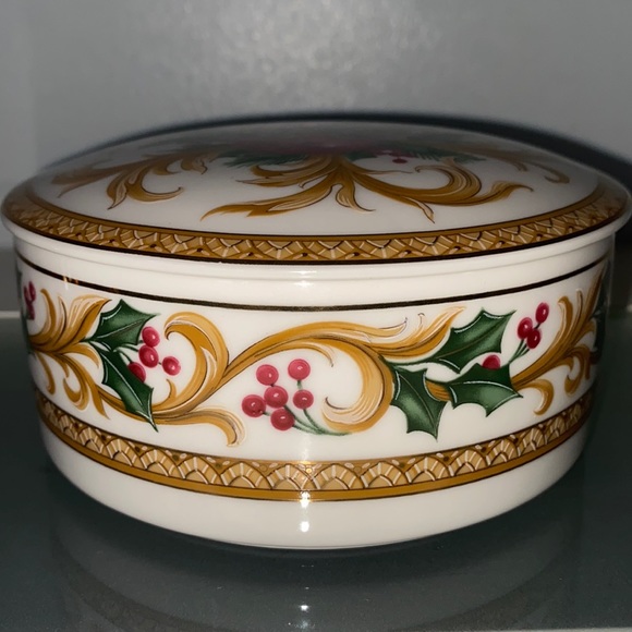 Mikasa Holiday Orchard Lidded Porcelain Trinket Box - Picture 6 of 10